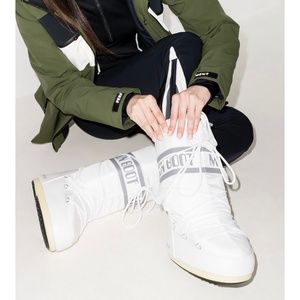 White Moon Boots 🌚